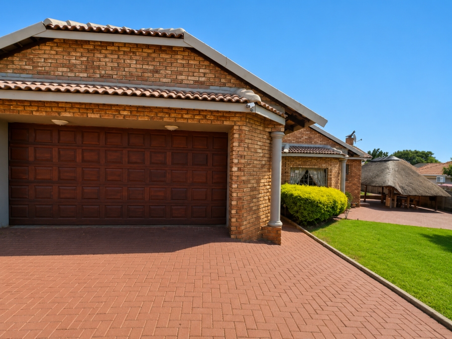 4 Bedroom Property for Sale in Safari Gardens North West